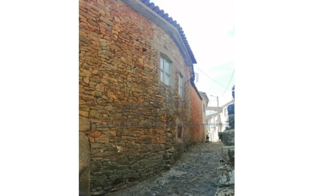 Moradia T3 para Venda em Carviçais Foto 2