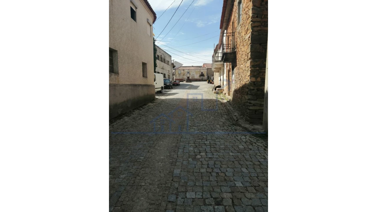 Moradia T3 para Venda em Carviçais Foto 12