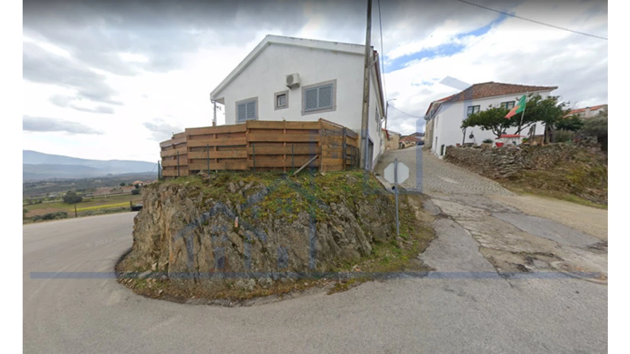 Moradia T4 para Venda em Horta da Vilariça Foto 1