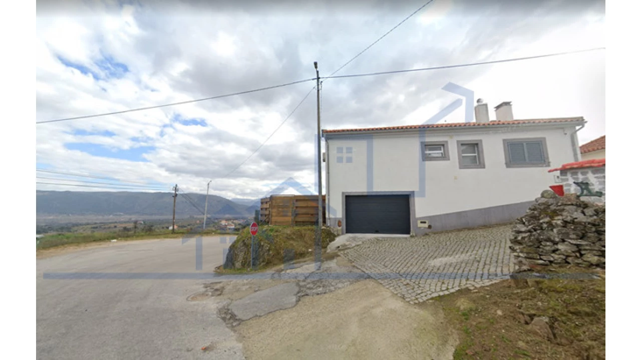 Moradia T4 para Venda em Horta da Vilariça Foto 4