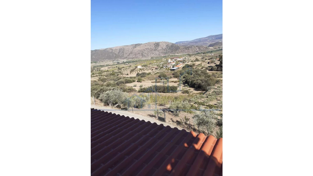 Moradia T4 para Venda em Horta da Vilariça Foto 9