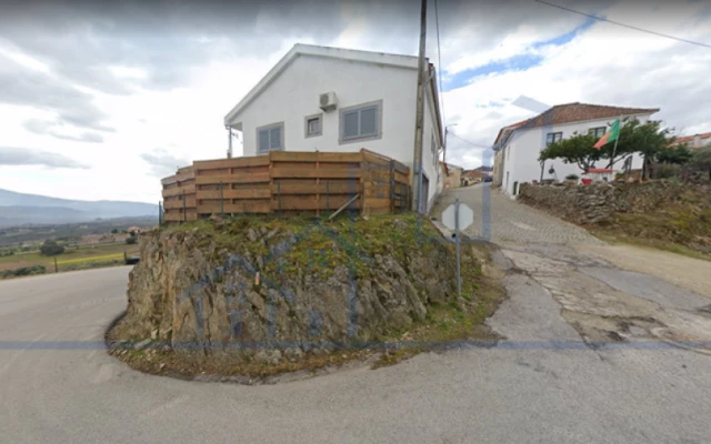 Moradia T4 para Venda em Horta da Vilariça Foto 1