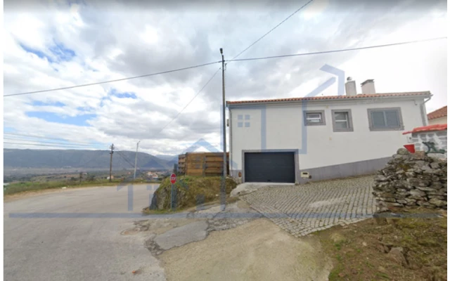 Moradia T4 para Venda em Horta da Vilariça Foto 4