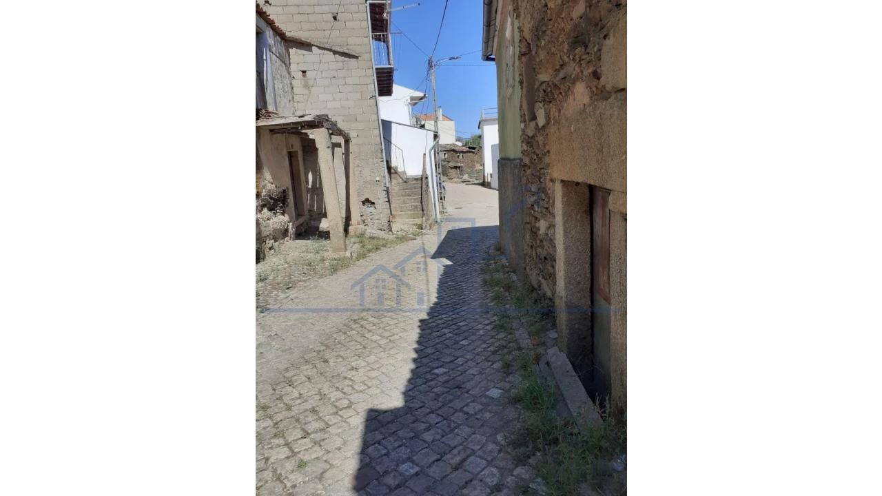 Moradia T2 para Venda em Mos Foto 3