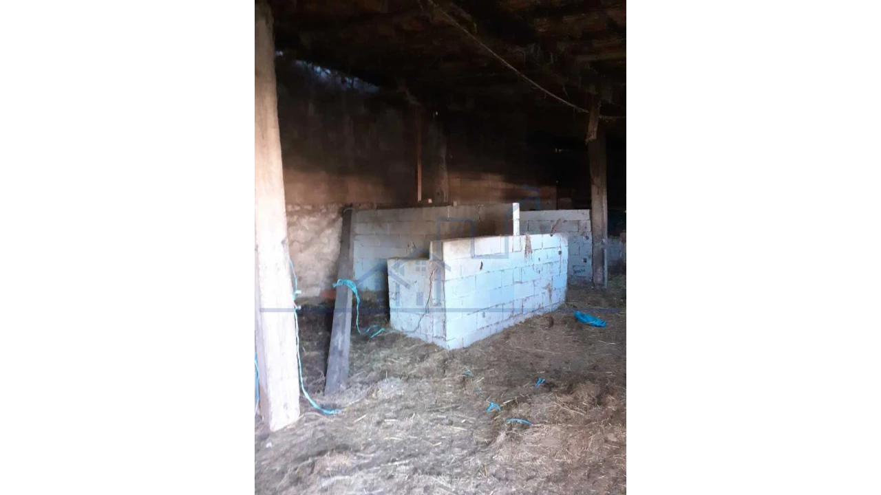 Armazém para Venda em Larinho Foto 17