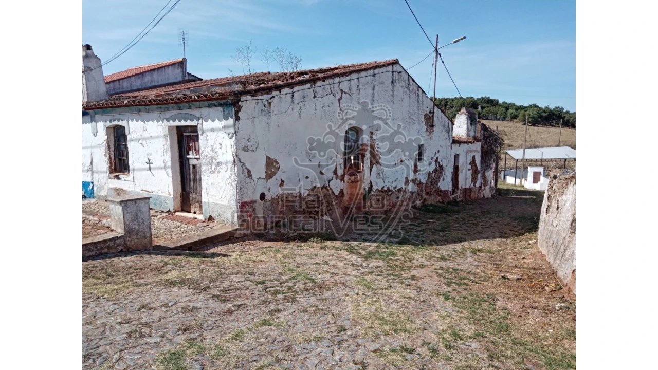 Moradia T5 para Venda em Estremoz (Santa Maria e Santo André) Foto 1