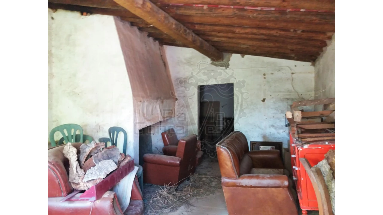 Moradia T1 para Venda em São Domingos de Ana Loura Foto 2