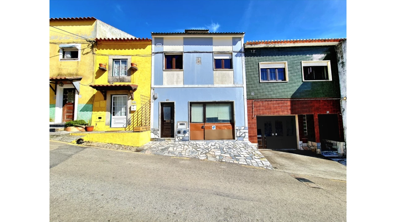 Moradia T3 para Venda em Reguengo Grande Foto 1