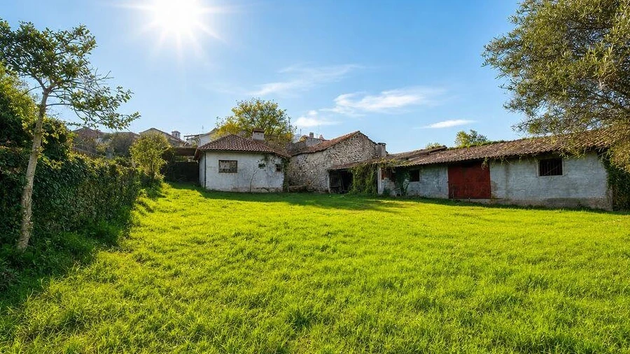 Terreno para Venda em Calvão e Soutelinho da Raia