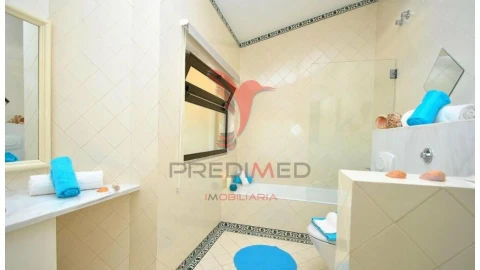 Apartamento T4 para Venda em Albufeira e Olhos de Água