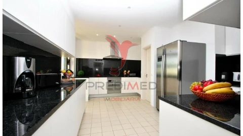 Apartamento T4 para Venda em Albufeira e Olhos de Água