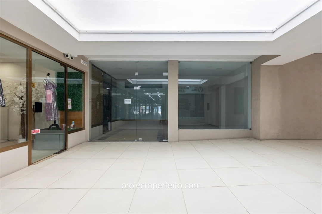 Loja para Arrendamento em Espinho Foto 4