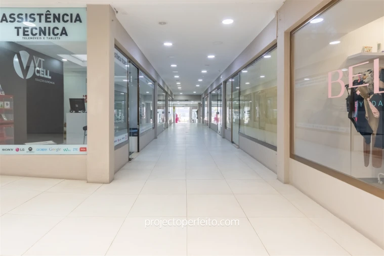 Loja para Arrendamento em Espinho Foto 3