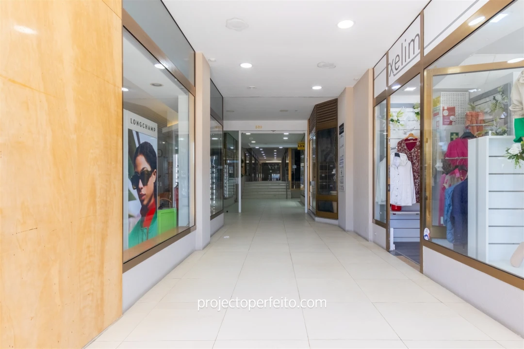 Loja para Arrendamento em Espinho Foto 13