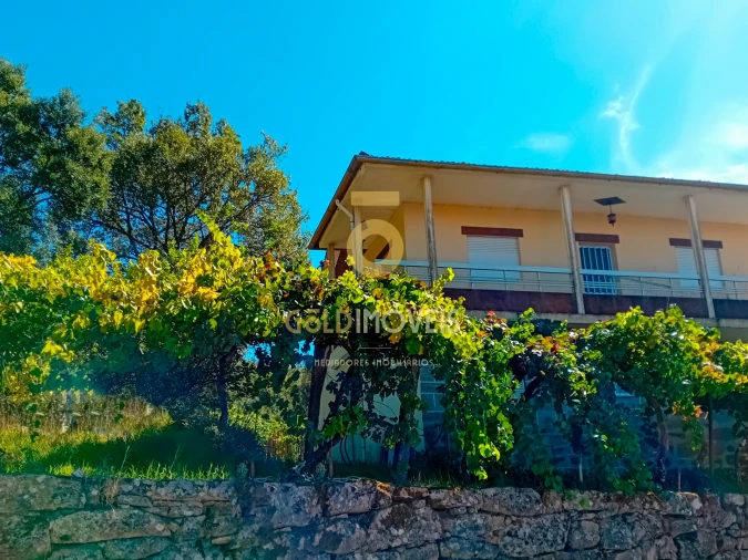 Moradia T4 para Venda em Espadanedo Foto 2