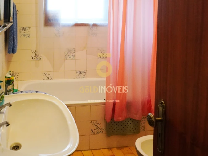 Moradia T4 para Venda em Espadanedo Foto 32