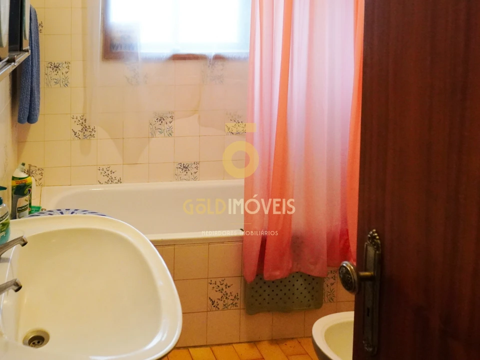 Moradia T4 para Venda em Espadanedo Foto 32