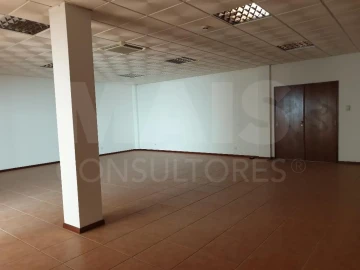 Loja para Venda em Oiã