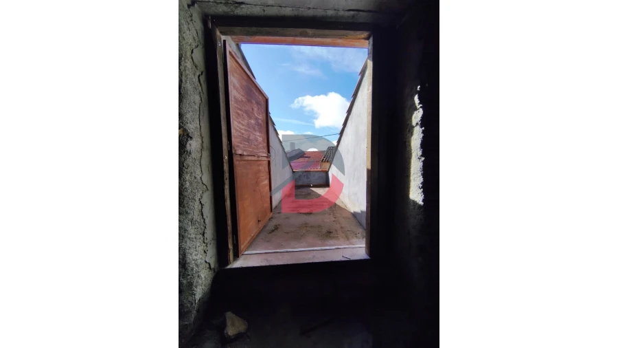 Moradia T2 para Venda em Vale da Mula Foto 3