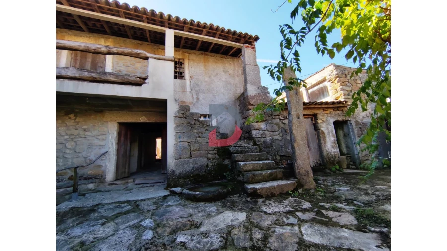 Moradia T2 para Venda em Vale da Mula Foto 9