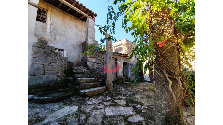 Moradia T2 para Venda em Vale da Mula Foto 12