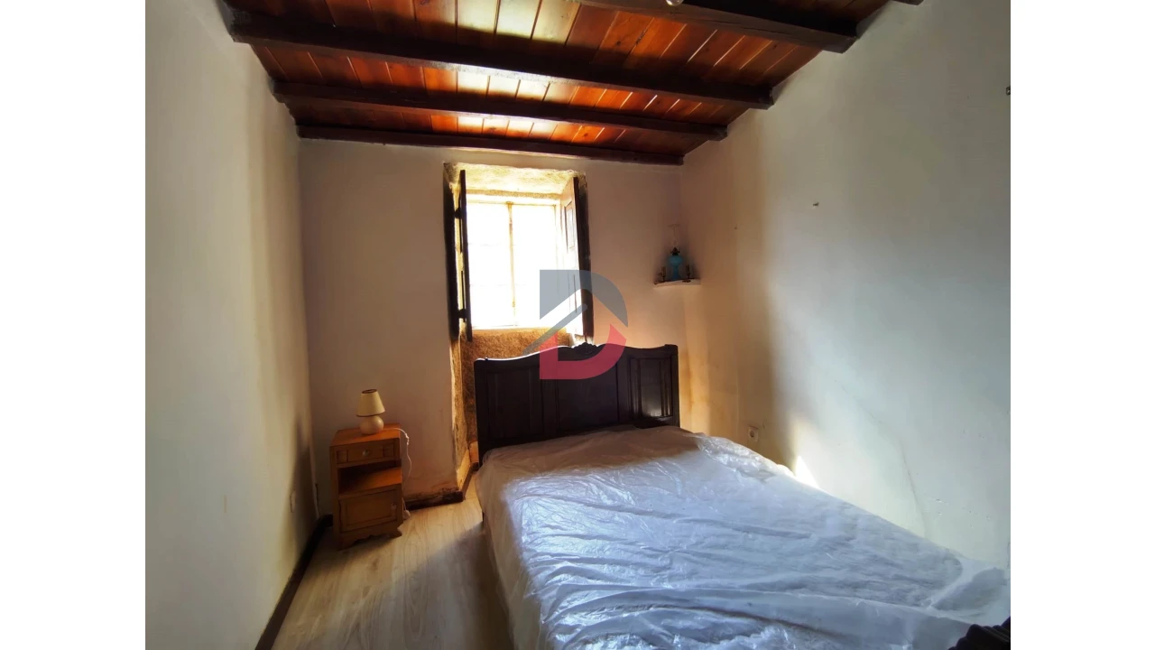 Moradia T2 para Venda em Vale da Mula Foto 11