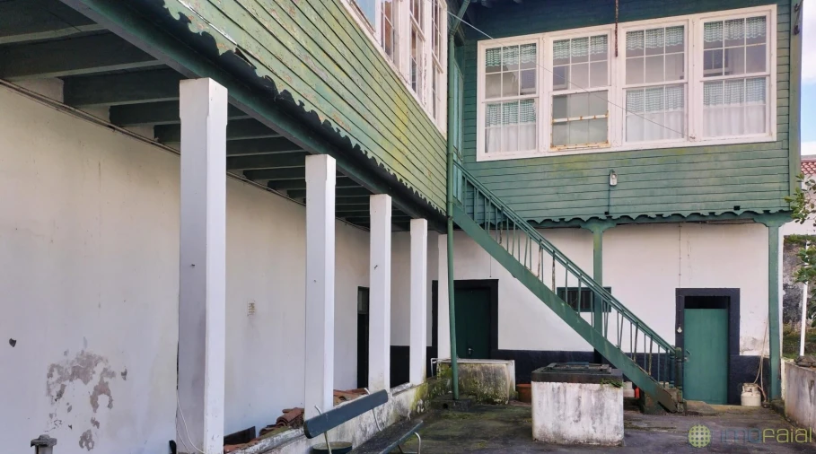 Moradia T5 para Venda em Horta (Matriz) Foto 59