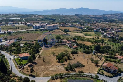 Quinta T4 para Venda em Carrazedo de Montenegro e Curros