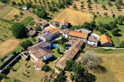 Quinta T4 para Venda em Carrazedo de Montenegro e Curros