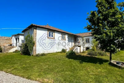 Quinta T4 para Venda em Carrazedo de Montenegro e Curros