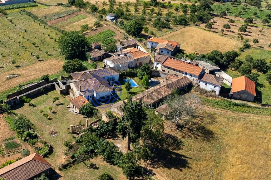 Quinta T4 para Venda em Carrazedo de Montenegro e Curros Foto 96