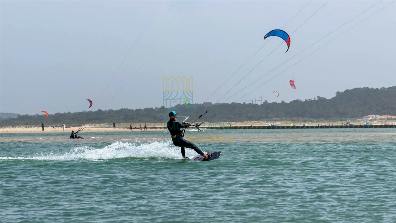 Apartamento T2 para Arrendamento em Foz do Arelho Foto 16