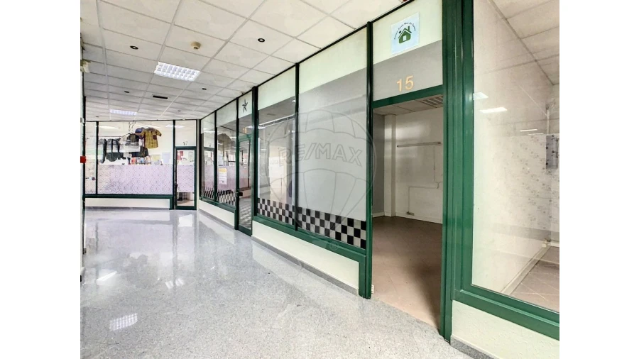 Loja para Venda em Agualva e Mira-Sintra Foto 3