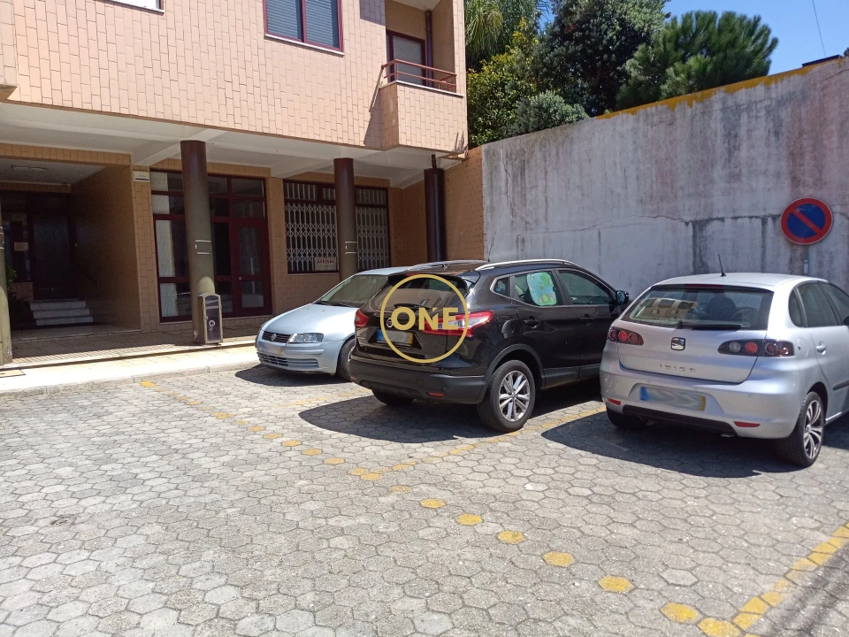 Loja para Arrendamento em Esmoriz Foto 1