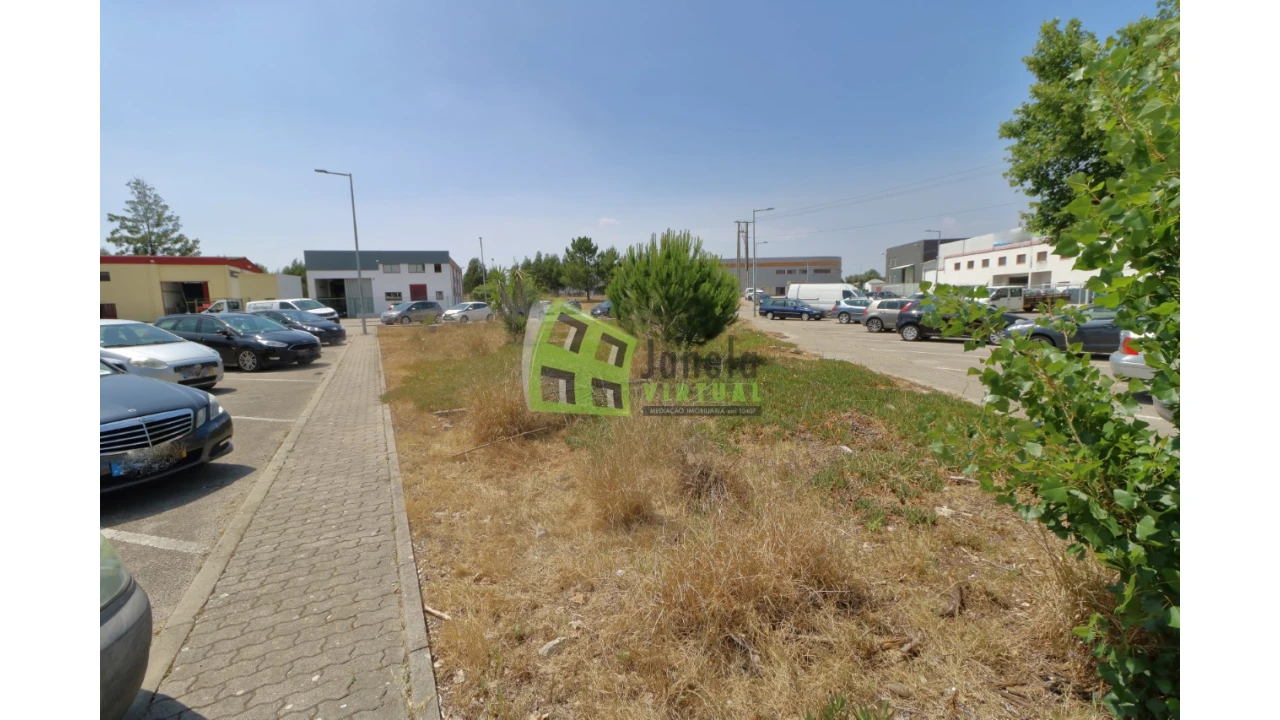Terreno Comércio / Armazém para Venda em Seixal, Arrentela e Aldeia de Paio Pires Foto 5