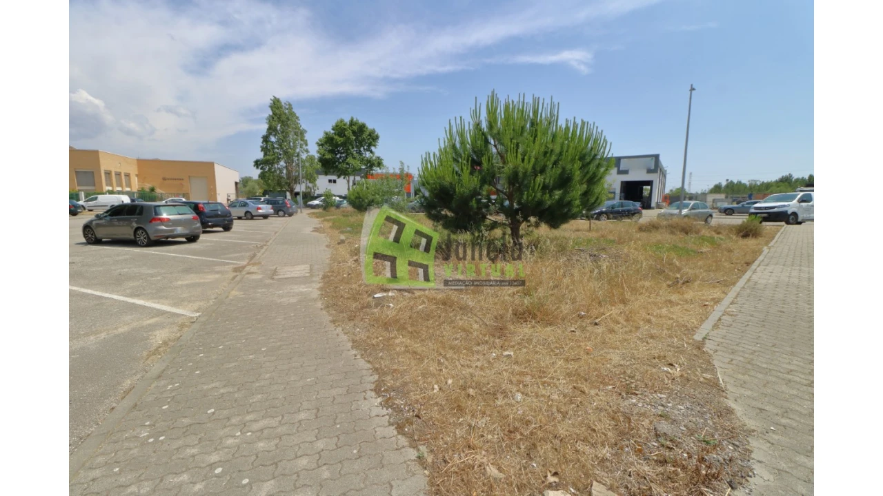 Terreno Comércio / Armazém para Venda em Seixal, Arrentela e Aldeia de Paio Pires Foto 13