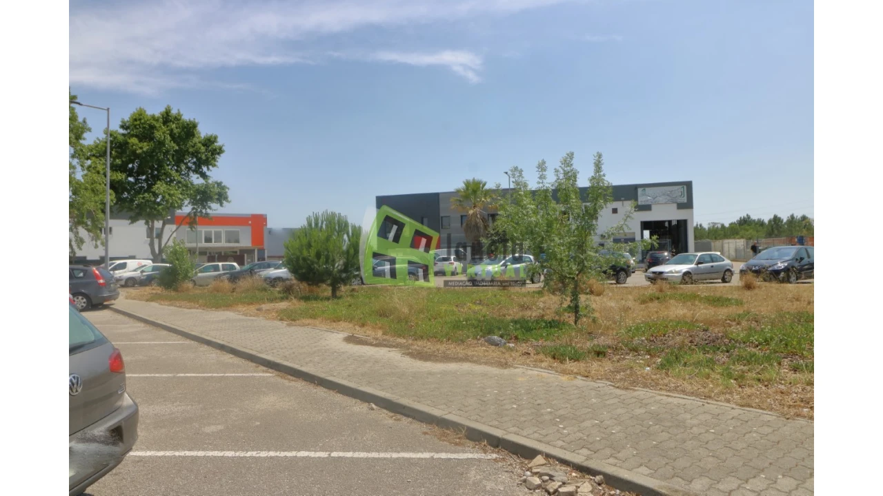 Terreno Comércio / Armazém para Venda em Seixal, Arrentela e Aldeia de Paio Pires Foto 16