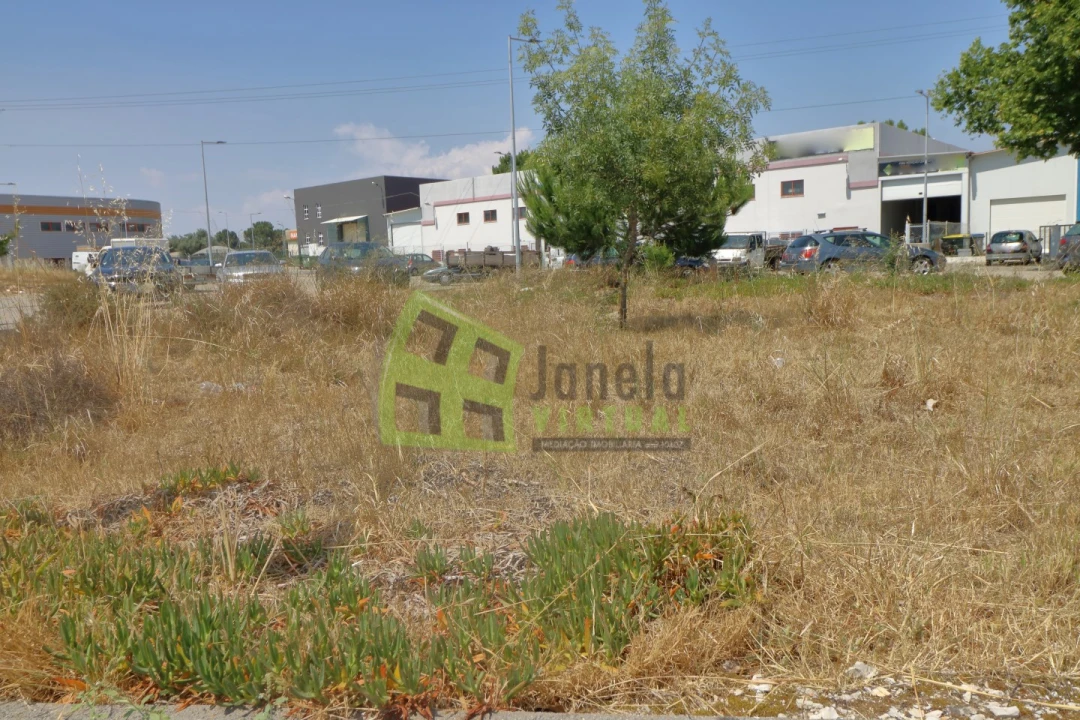 Terreno Comércio / Armazém para Venda em Seixal, Arrentela e Aldeia de Paio Pires Foto 8