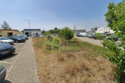 Terreno Comércio / Armazém para Venda em Seixal, Arrentela e Aldeia de Paio Pires