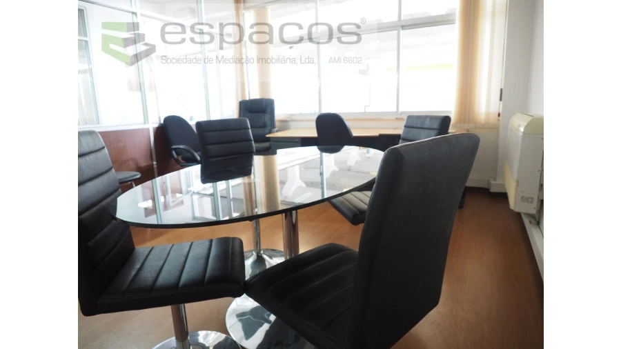 Escritório para Arrendamento em Santa Iria de Azoia, São João da Talha e Bobadela Foto 1