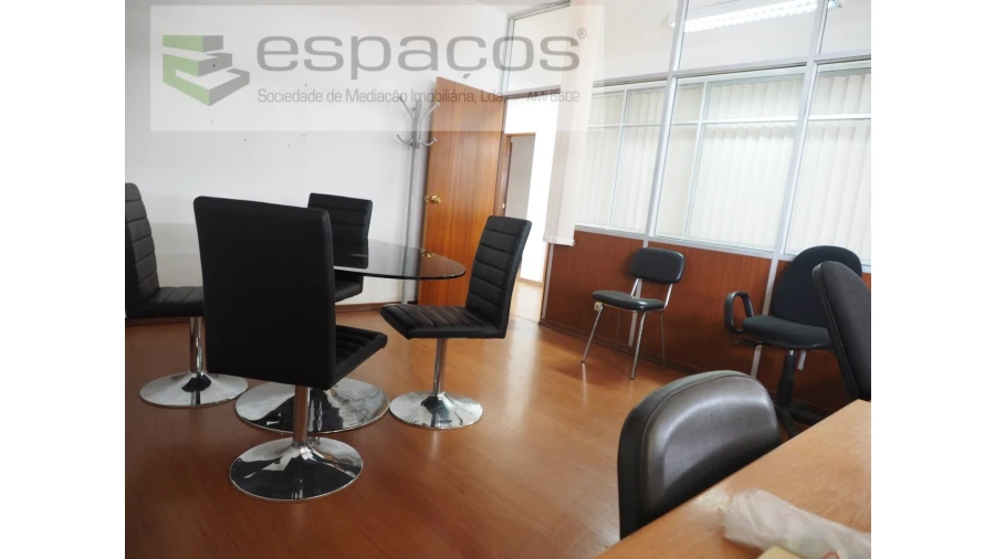 Escritório para Arrendamento em Santa Iria de Azoia, São João da Talha e Bobadela Foto 2