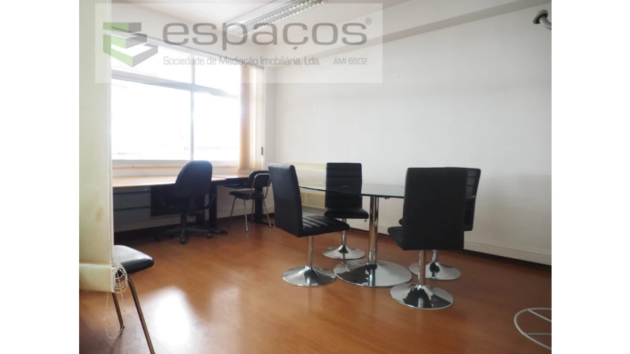 Escritório para Arrendamento em Santa Iria de Azoia, São João da Talha e Bobadela Foto 3