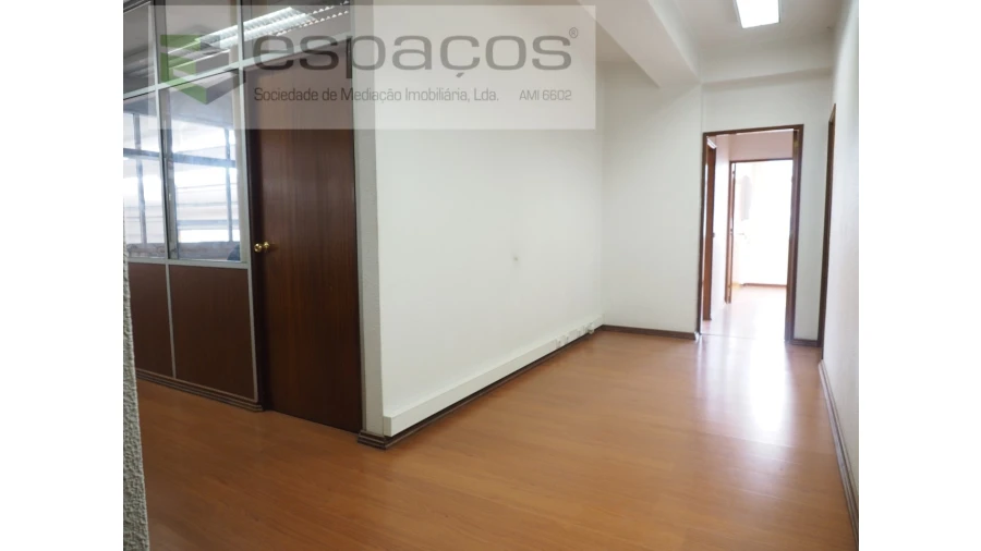 Escritório para Arrendamento em Santa Iria de Azoia, São João da Talha e Bobadela Foto 4