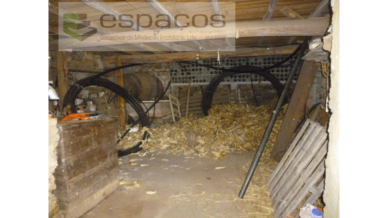 Quinta T8 para Venda em Cambas Foto 46