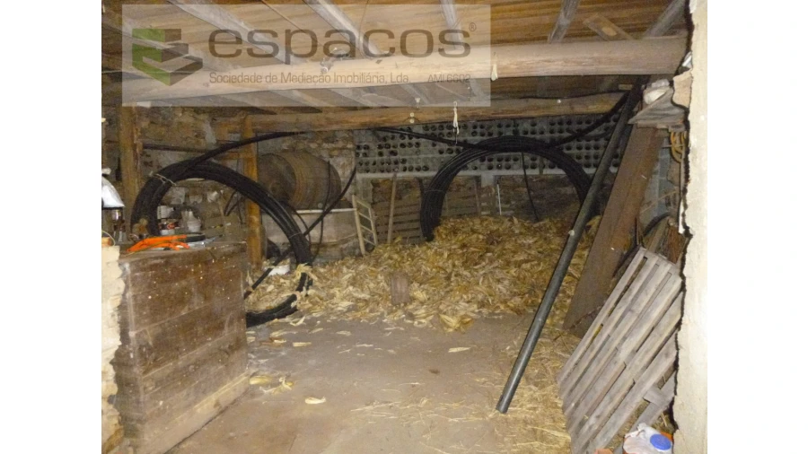 Quinta T8 para Venda em Cambas Foto 46