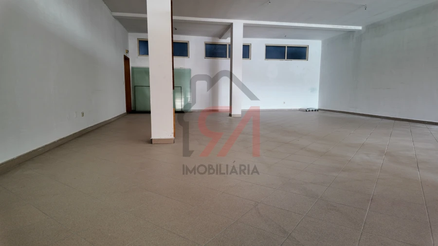 Loja para Arrendamento em Paços de Ferreira Foto 10