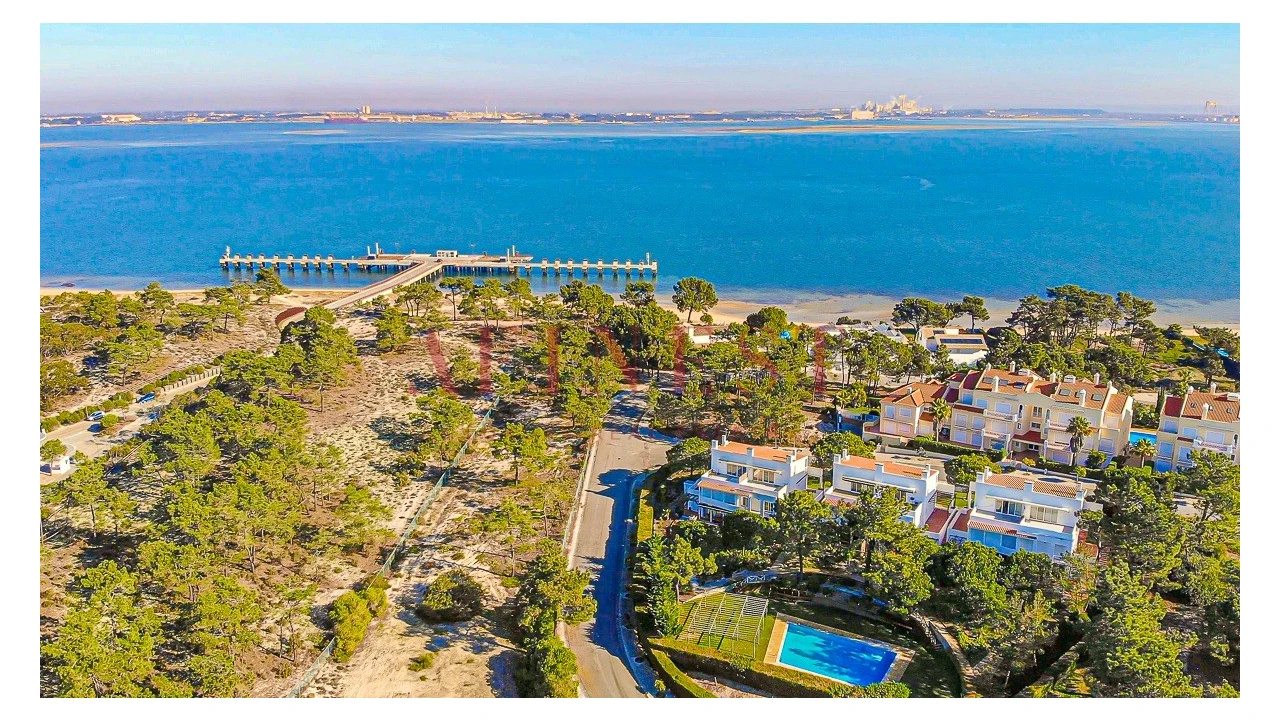 Moradia T4 para Venda em Grândola e Santa Margarida da Serra Foto 3