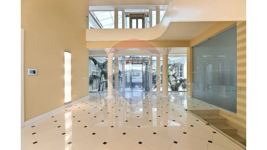 Moradia T6 para Venda em Santa Maria e São Miguel, São Martinho, São Pedro Penaferrim Foto 5