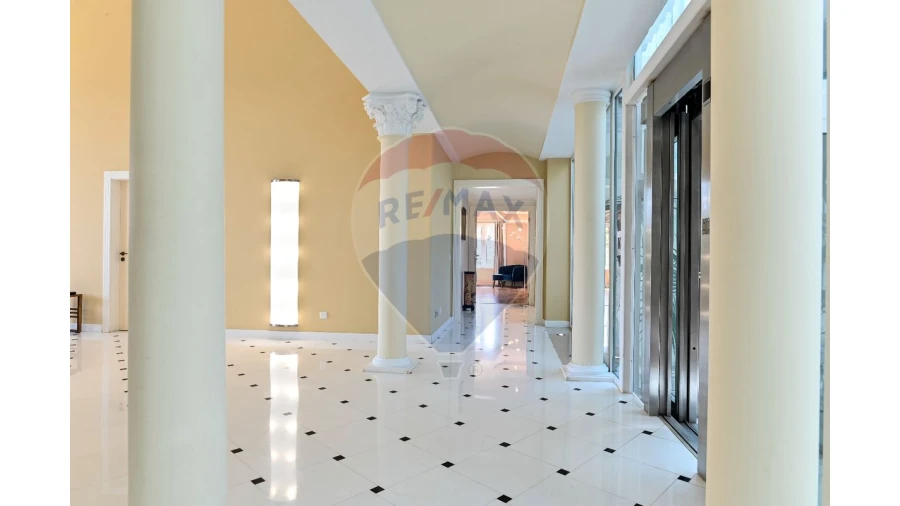 Moradia T6 para Venda em Santa Maria e São Miguel, São Martinho, São Pedro Penaferrim Foto 6