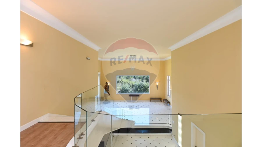 Moradia T6 para Venda em Santa Maria e São Miguel, São Martinho, São Pedro Penaferrim Foto 10